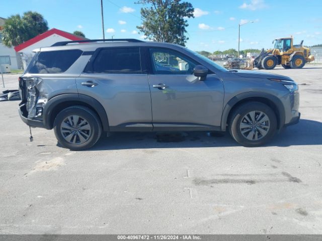 5N1DR3BC2RC255319 Nissan Pathfinder Sv 4wd