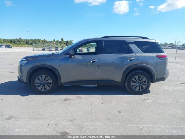 5N1DR3BC2RC255319 Nissan Pathfinder Sv 4wd