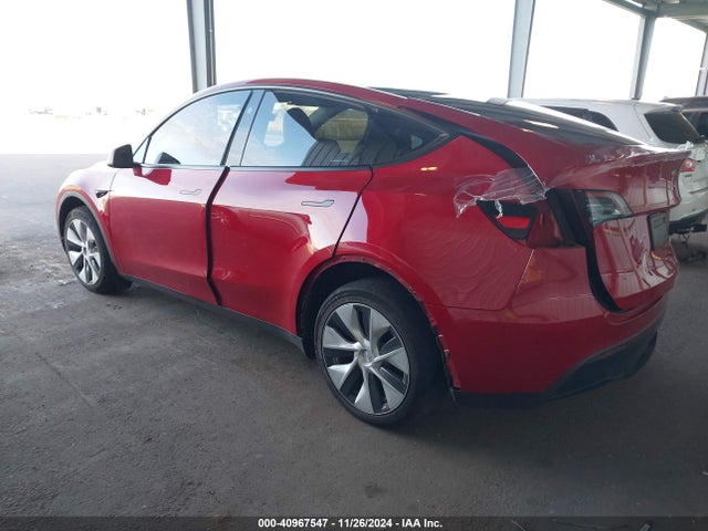 2023 TESLA MODEL Y 7SAYGDEE5PF839148 Photo 2