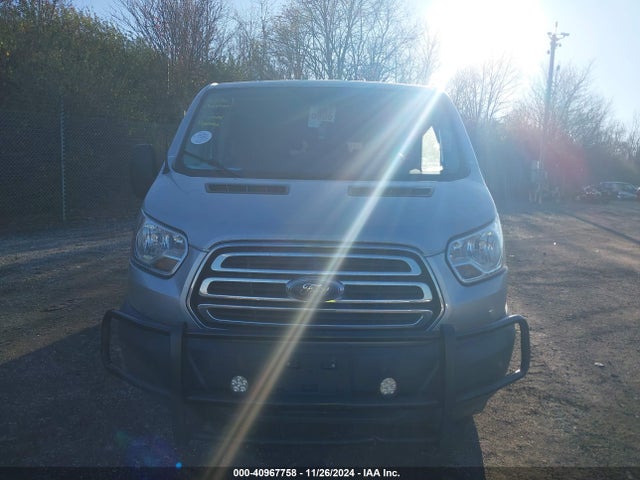 1FBZX2YM6HKB04972 Ford Transit-350 Xlt