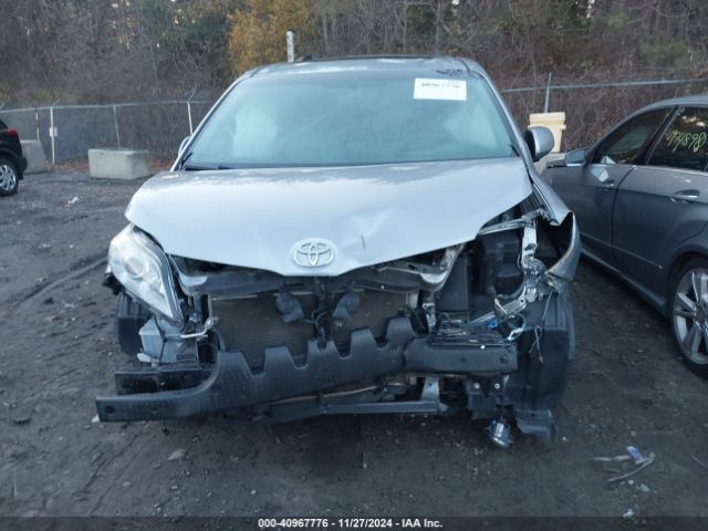 5TDYK3DC6FS604547 Toyota Sienna Xle 8 Passenger