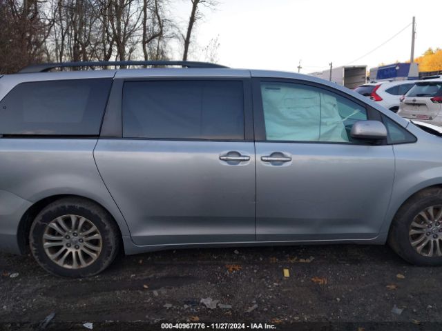 5TDYK3DC6FS604547 Toyota Sienna Xle 8 Passenger