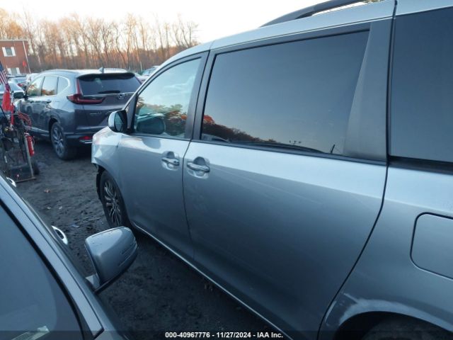 5TDYK3DC6FS604547 Toyota Sienna Xle 8 Passenger