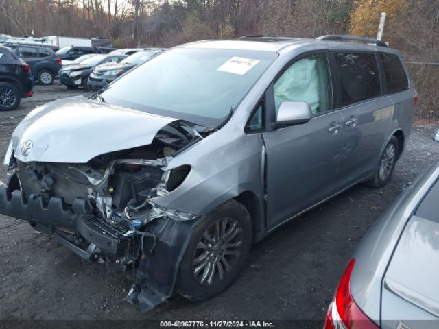 5TDYK3DC6FS604547 Toyota Sienna Xle 8 Passenger