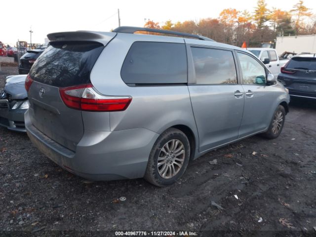 5TDYK3DC6FS604547 Toyota Sienna Xle 8 Passenger