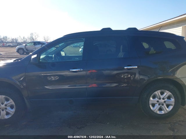 Chevrolet Traverse Ls 2017 1GNKRFKD6HJ197996 Image 14