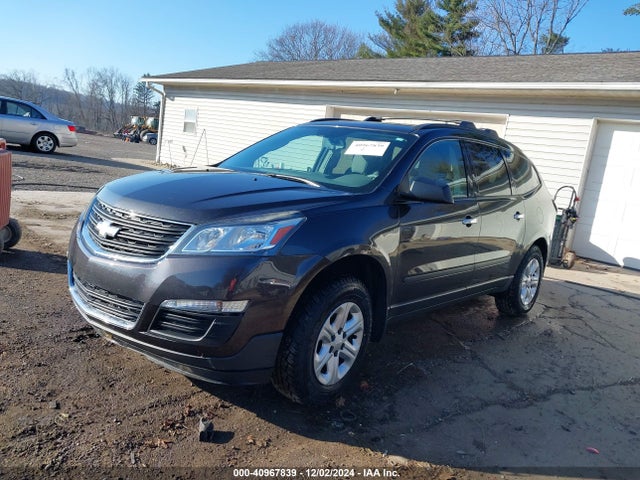 Chevrolet Traverse Ls 2017 1GNKRFKD6HJ197996 Image 2