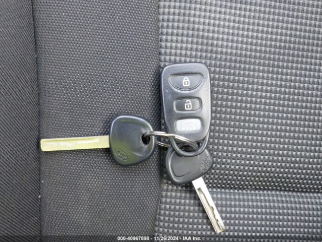 KMHD35LH1GU318893 Hyundai ELANTRA GT
