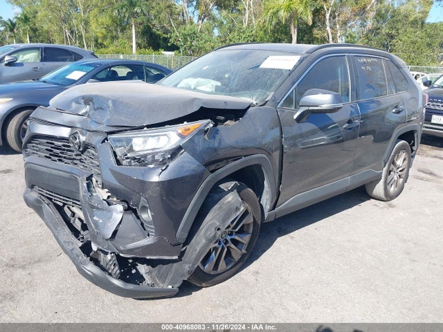 Toyota Rav4 Xle Premium 2019 2T3C1RFV6KC015961 Image 2