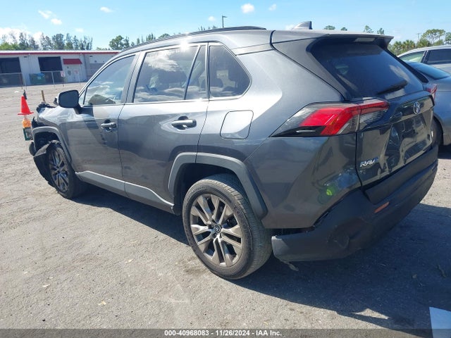 Toyota Rav4 Xle Premium 2019 2T3C1RFV6KC015961 Image 3