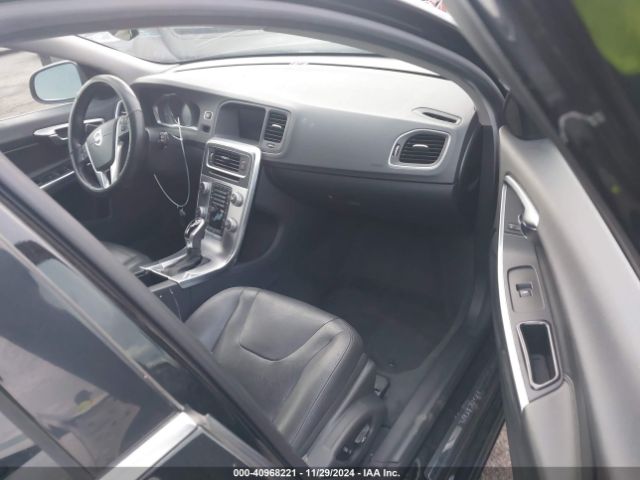 YV140MEK9H1335356 Volvo V60 T5 Premier