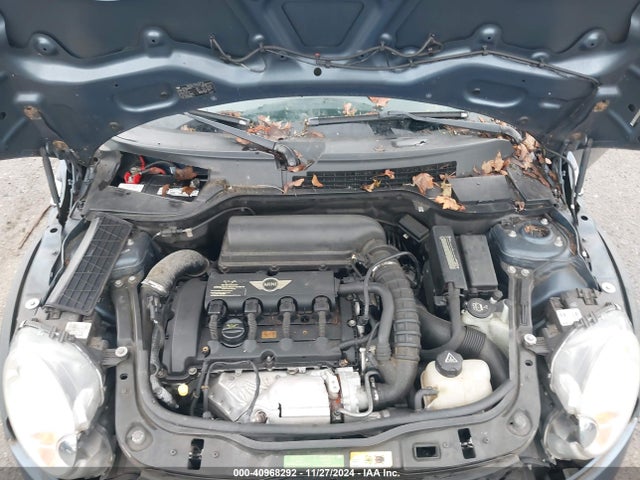 2010 MINI COOPER S CLUBMAN WMWMM3C58ATP76503 Photo 9