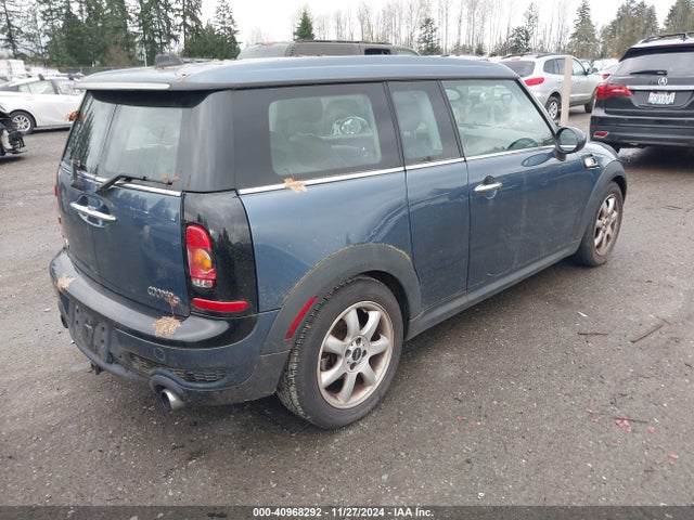 2010 MINI COOPER S CLUBMAN WMWMM3C58ATP76503 Photo 3
