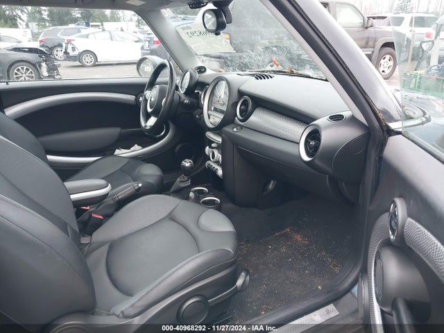 2010 MINI COOPER S CLUBMAN WMWMM3C58ATP76503 Photo 4