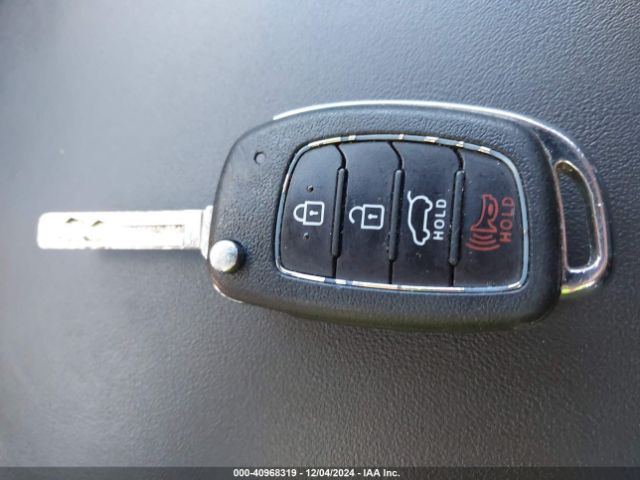 KM8J23A4XKU932814 Hyundai TUCSON SE
