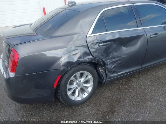 2C3CCAAG6JH320270 Chrysler 300 Touring