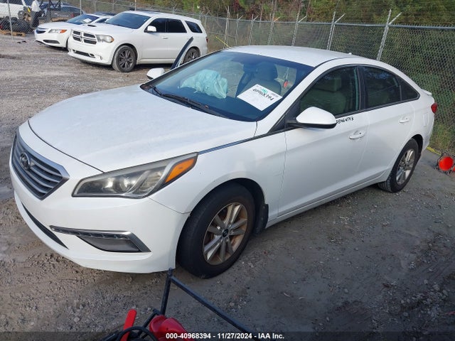 Hyundai SONATA SE 2015 5NPE24AF7FH187792 Image 2