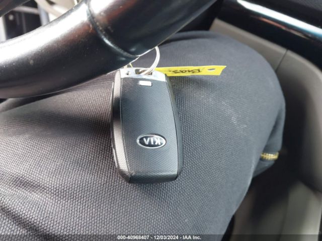 KNDMC5C1XG6157634 KIA Sedona Sx