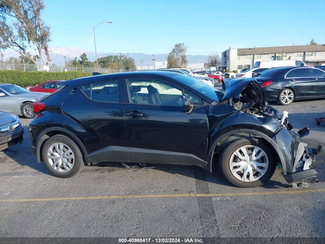 Toyota C-HR LE 2021 JTNKHMBX4M1117112 Image 13