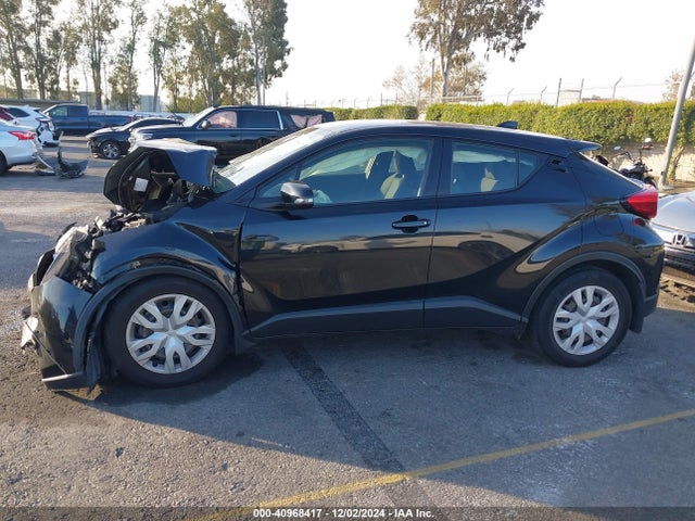 Toyota C-HR LE 2021 JTNKHMBX4M1117112 Image 14