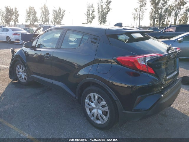Toyota C-HR LE 2021 JTNKHMBX4M1117112 Image 3