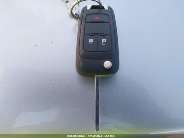 KL7CJKSB7JB611537 Chevrolet TRAX LS