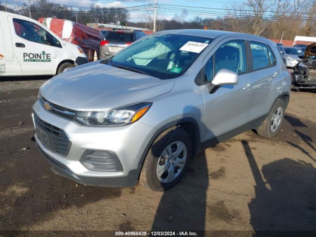 KL7CJKSB7JB611537 Chevrolet TRAX LS