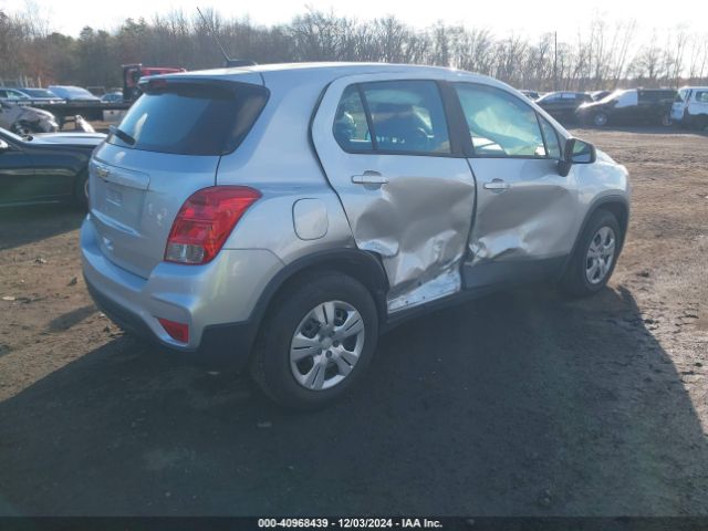 KL7CJKSB7JB611537 Chevrolet TRAX LS
