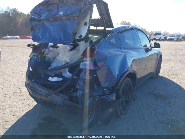 2023 TESLA MODEL Y 7SAYGDEE0PA169585 Photo 3