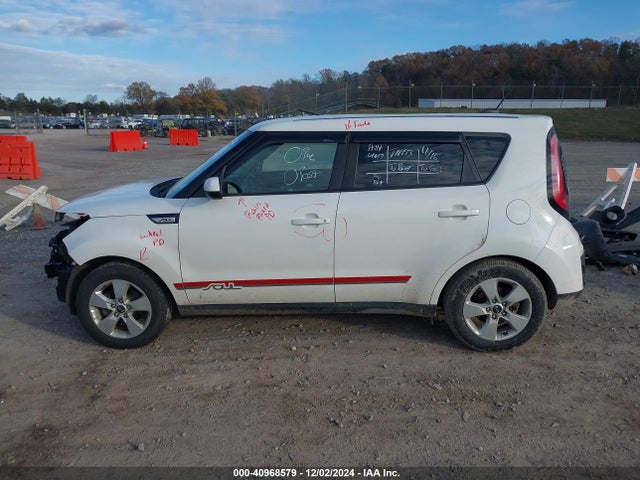 KIA Soul 2018 KNDJN2A23J7504617 Image 14