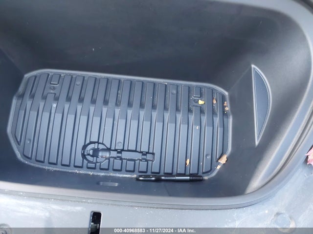 2023 TESLA MODEL Y 7SAYGDEE7PF688703 Photo 9