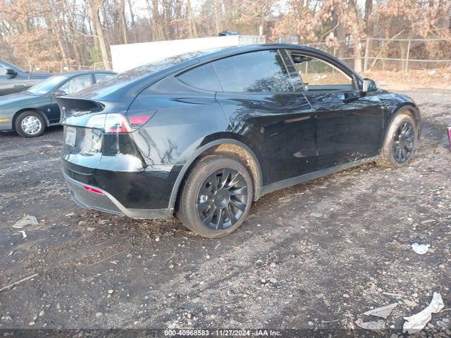 2023 TESLA MODEL Y 7SAYGDEE7PF688703 Photo 3