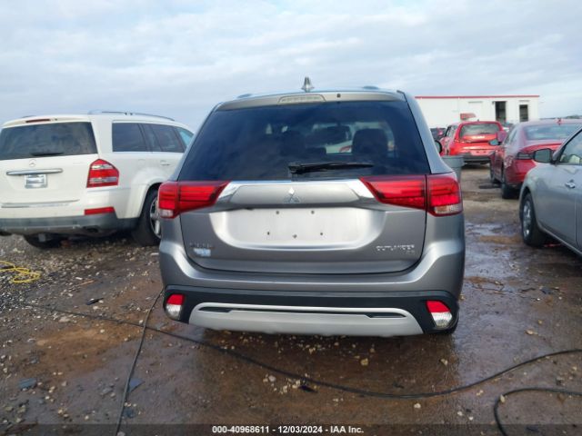 JA4AD3A38KZ042797 Mitsubishi Outlander Se