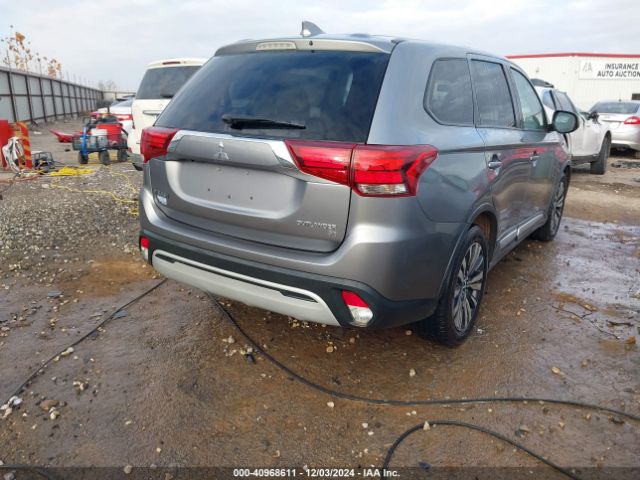 JA4AD3A38KZ042797 Mitsubishi Outlander Se