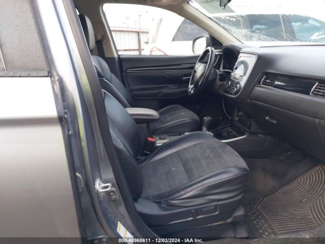 JA4AD3A38KZ042797 Mitsubishi Outlander Se