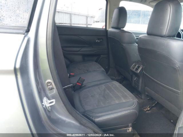 JA4AD3A38KZ042797 Mitsubishi Outlander Se