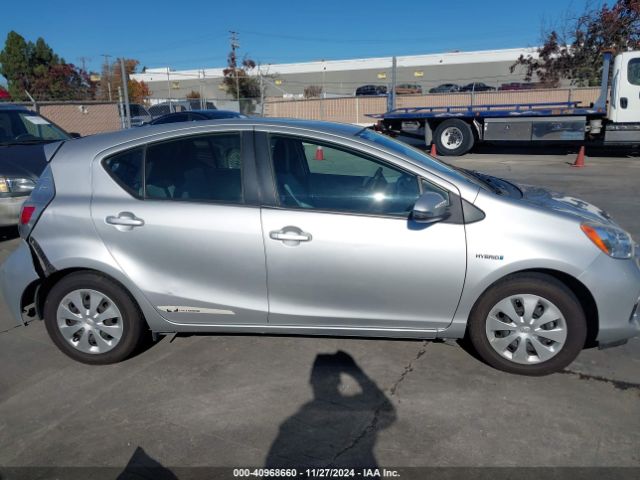 JTDKDTB39E1085637 Toyota Prius C One