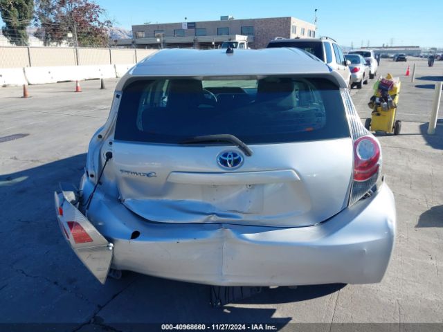 JTDKDTB39E1085637 Toyota Prius C One