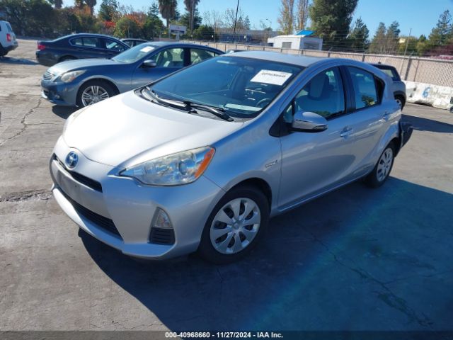 JTDKDTB39E1085637 Toyota Prius C One