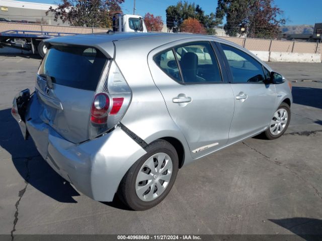 JTDKDTB39E1085637 Toyota Prius C One