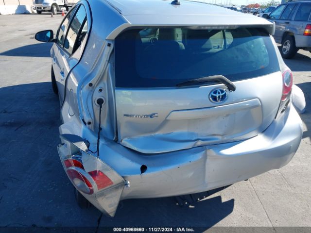 JTDKDTB39E1085637 Toyota Prius C One