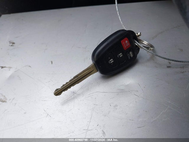 Toyota COROLLA LE 2016 5YFBURHE1GP510097 Image 11