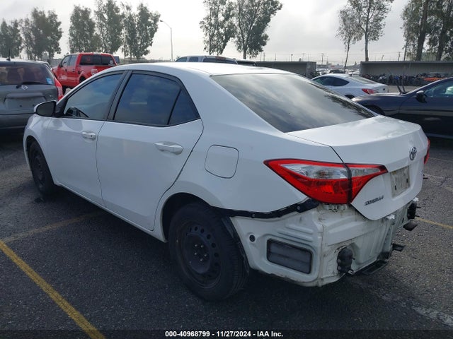 Toyota COROLLA LE 2016 5YFBURHE1GP510097 Image 3