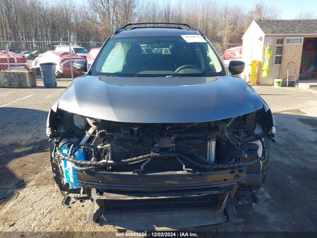 Nissan ROGUE SV 2018 5N1AT2MV3JC819707 Image 13