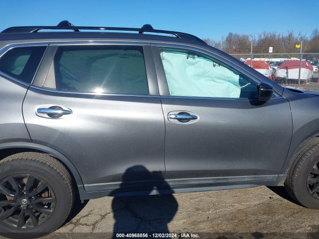 Nissan ROGUE SV 2018 5N1AT2MV3JC819707 Image 14