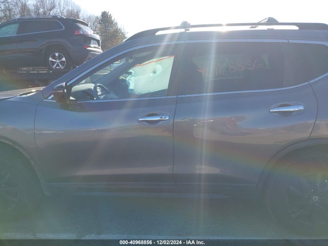 Nissan ROGUE SV 2018 5N1AT2MV3JC819707 Image 15