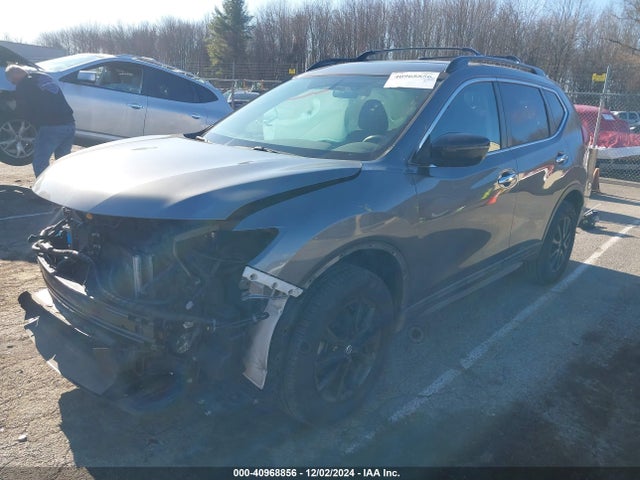 Nissan ROGUE SV 2018 5N1AT2MV3JC819707 Image 2