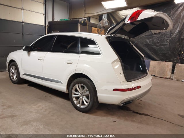2017 AUDI Q7 WA1AAAF79HD033640 Photo 2