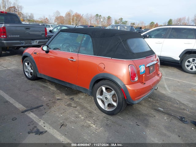 2006 MINI COOPER WMWRF33526TF65646 Photo 2