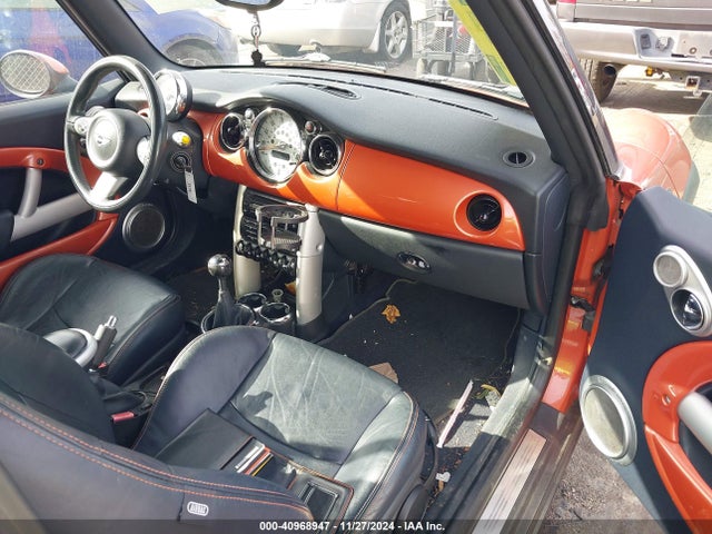 2006 MINI COOPER WMWRF33526TF65646 Photo 4